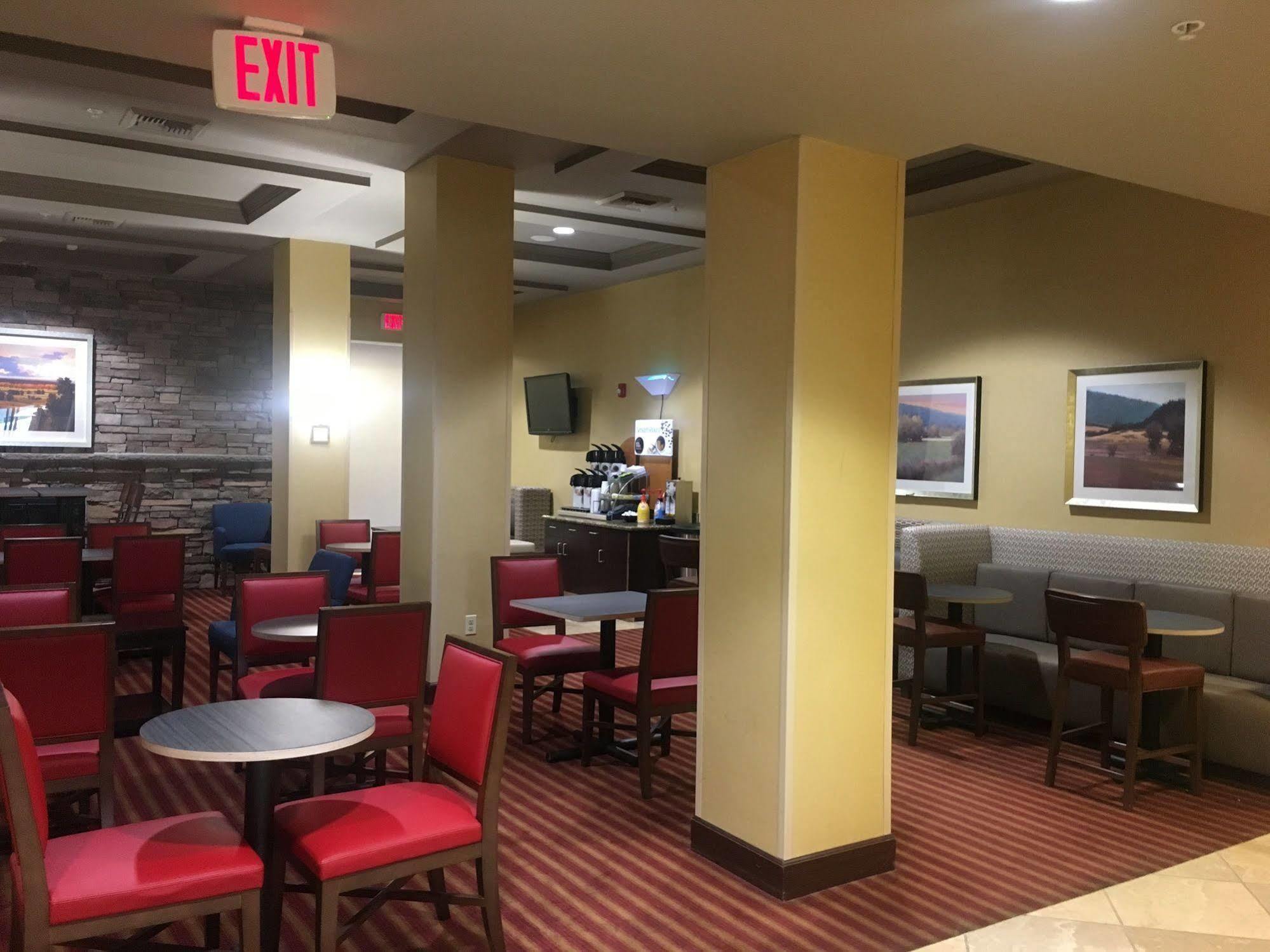Holiday Inn Express Hotel & Suites Napa Valley-American Canyon By Ihg Exterior foto